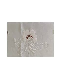 Portugal Natura 175x300 cm - Toalha de mesa de linho bordada a mão - Bordados matiz e richelieu - bordados da lixa Outlet