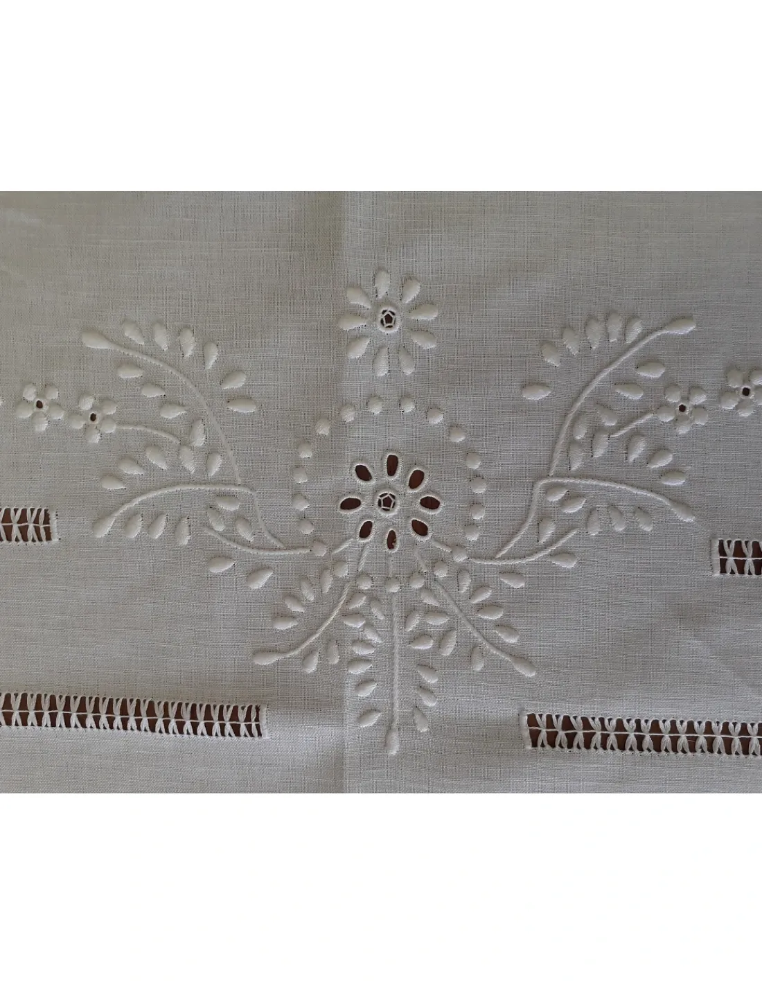Portugal Natura 180x350 Toalha de mesa de linho bordada a mão - bordados da lixa