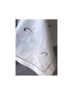 Portugal Natura 170x350 Toalha de mesa de linho bordada a mão - Bordados richelieu C/ Flor Branco Best